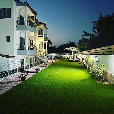 Sun Day Apartments Free Airport Shuttle อาร์เตมีดา ภายนอก รูปภาพ