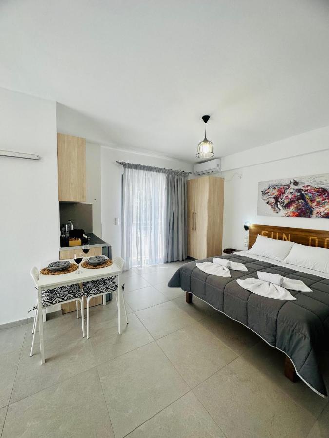 Sun Day Apartments Free Airport Shuttle อาร์เตมีดา ภายนอก รูปภาพ