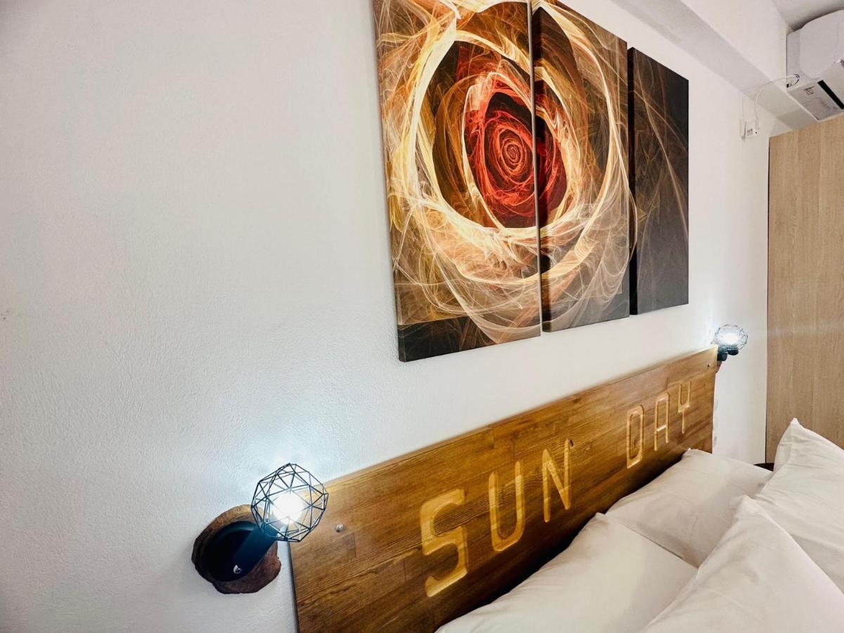 Sun Day Apartments Free Airport Shuttle อาร์เตมีดา ภายนอก รูปภาพ